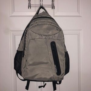 Backpack muti-pocket greige